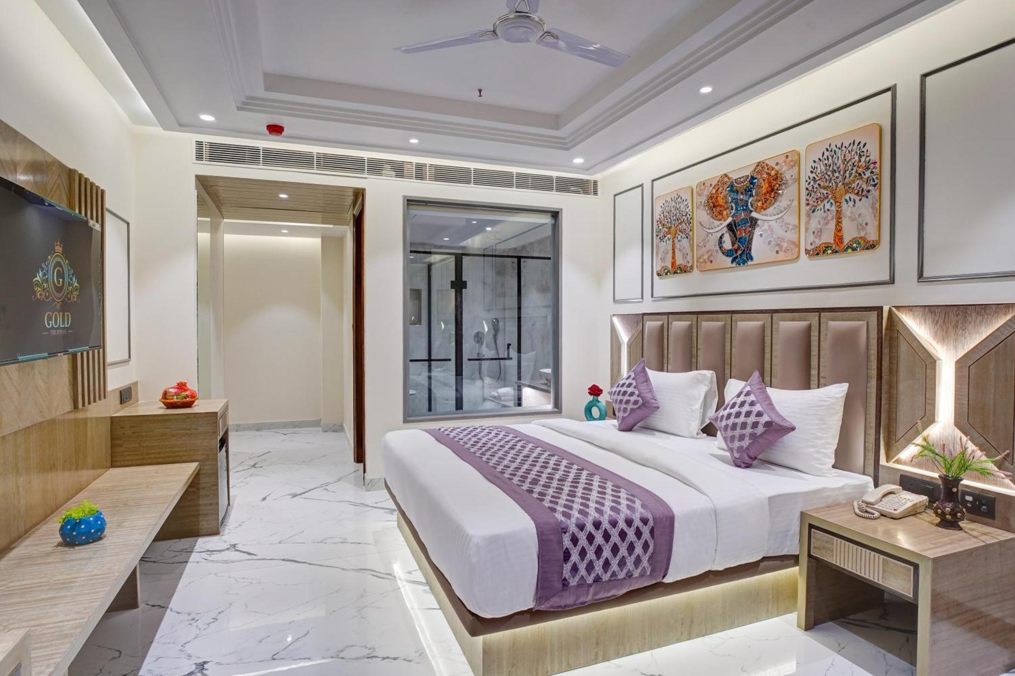 Newly Built Gold The Royal With Rooftop Restaurant - 2Mins Walk From New Delhi Rail Station & 5Mins From Connaught Place Exterior photo